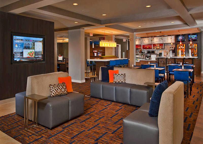Courtyard By Marriott Youngstown Canfield Exterior photo
