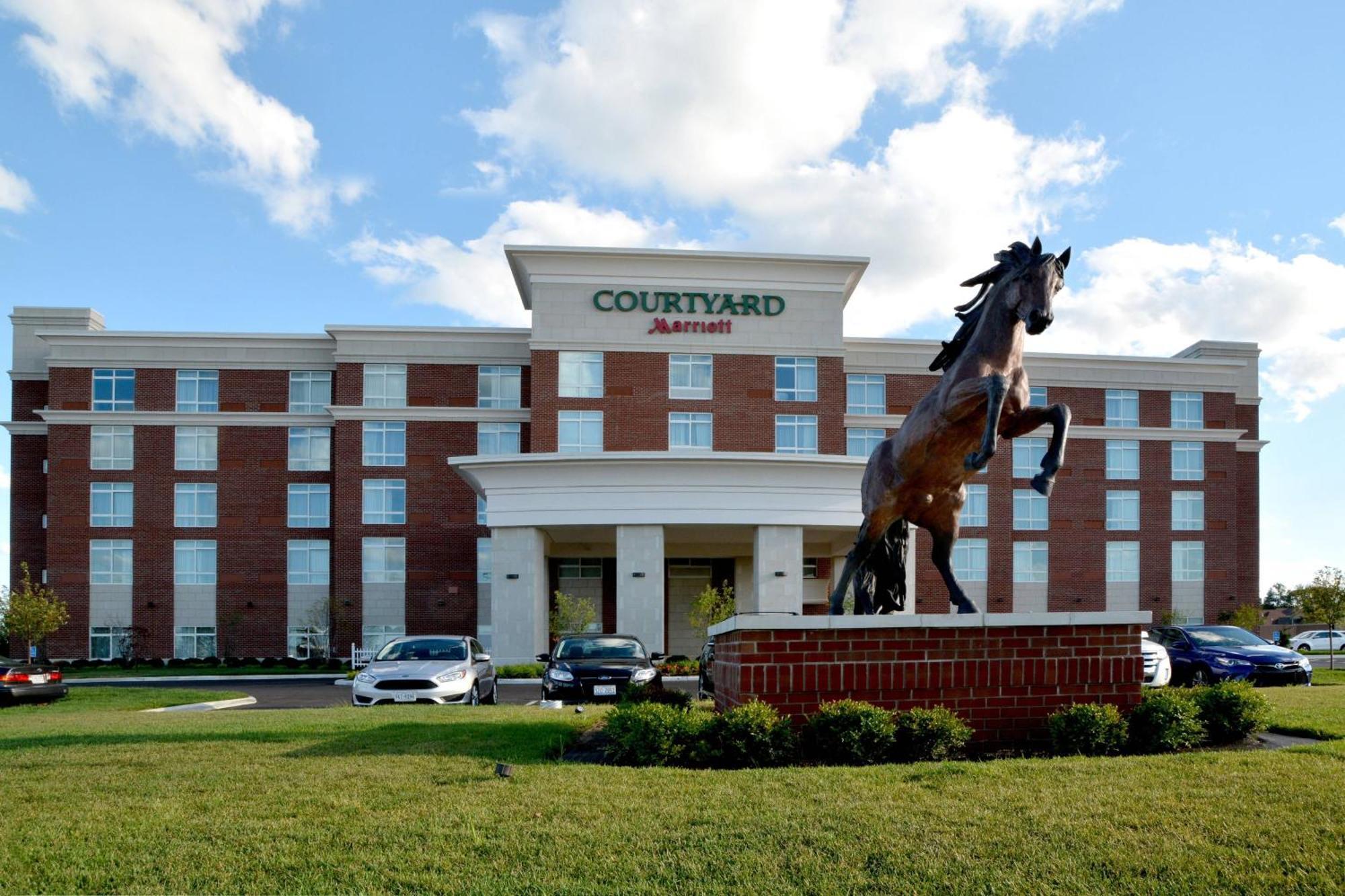 Courtyard By Marriott Youngstown Canfield Exterior photo