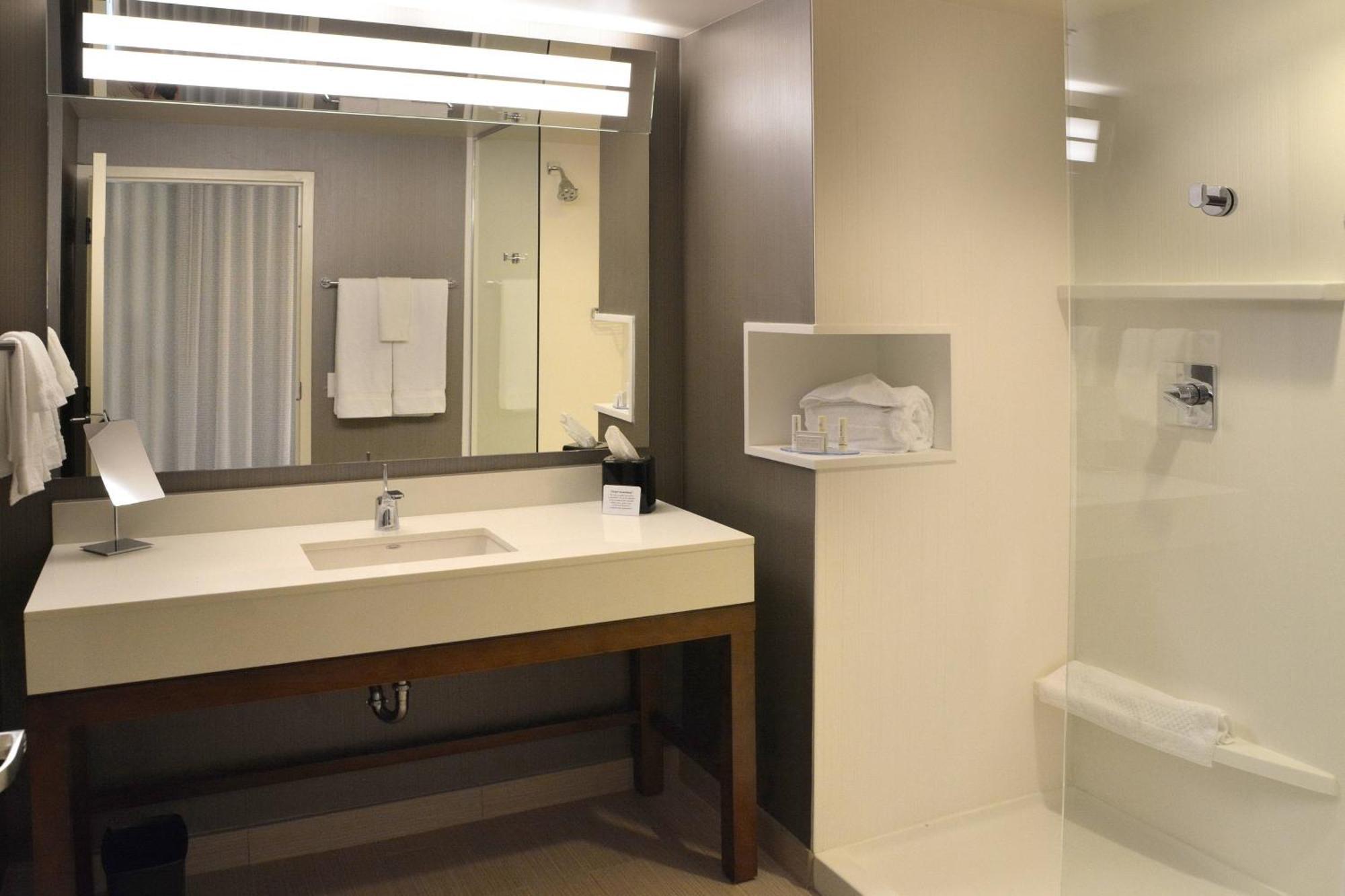 Courtyard By Marriott Youngstown Canfield Exterior photo